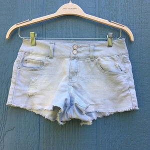 Refuge Women's Size 2 Light Washed Denim Jean Shorts